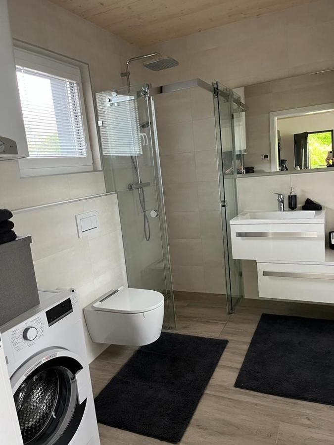 Modernes Ferienhaus Mit Panoramablick Rosegg Zewnętrze zdjęcie